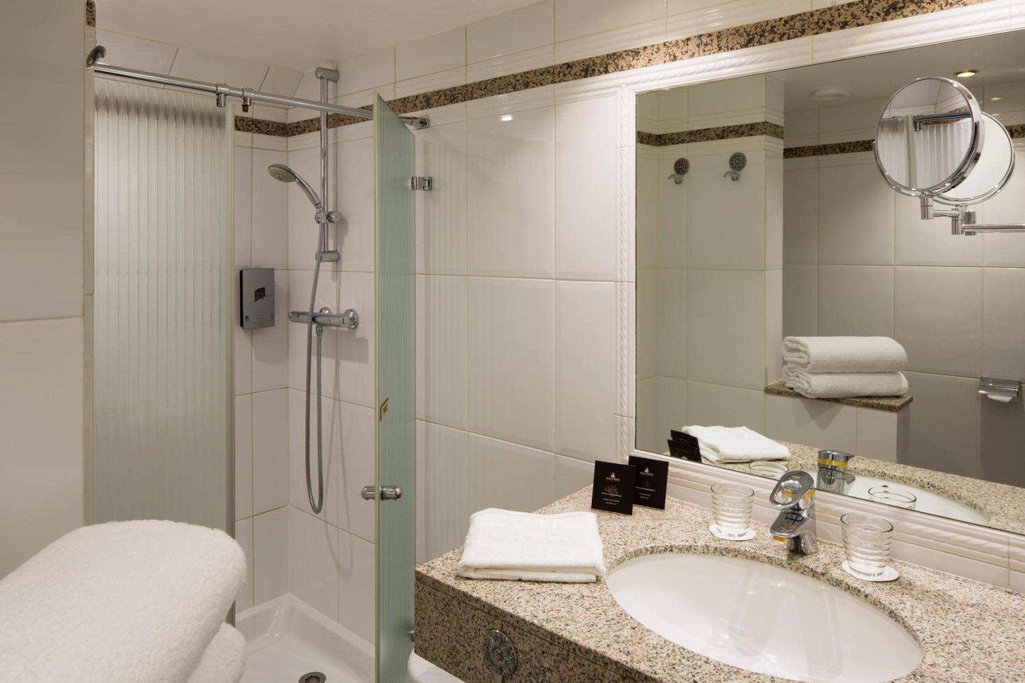 Hotel Victor Hugo Kléber 4*